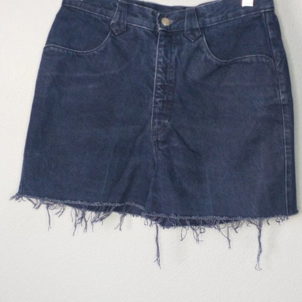 Vintage High Rise Jean Shorts Women’s Size 9 Raw Hem Cutoff Denim